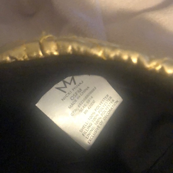 💋Cool Nicki Minaj gold hat with gold chain ! - Picture 5 of 5